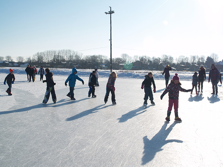 schaatsen op de ijsbaan Volharding Oudkarspel